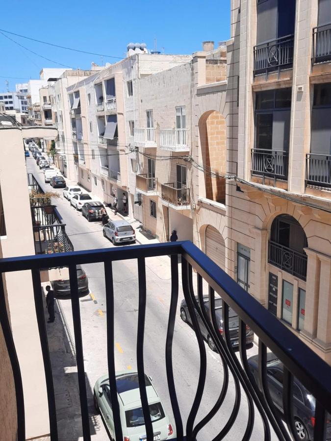Malta Crown Guesthouse Saint Julian's ภายนอก รูปภาพ