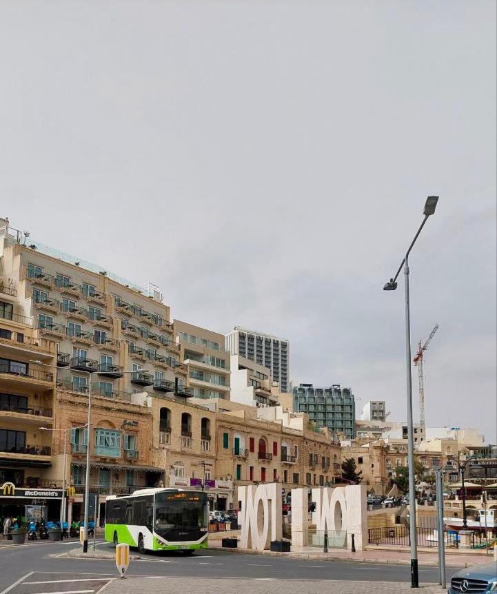 Malta Crown Guesthouse Saint Julian's ภายนอก รูปภาพ