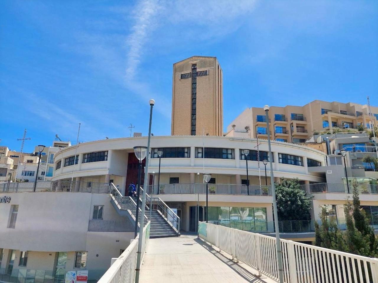 Malta Crown Guesthouse Saint Julian's ภายนอก รูปภาพ