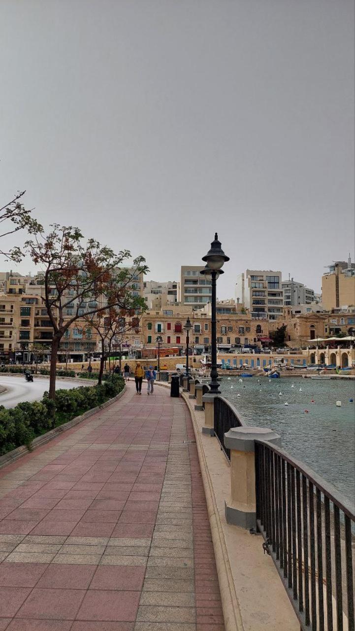 Malta Crown Guesthouse Saint Julian's ภายนอก รูปภาพ