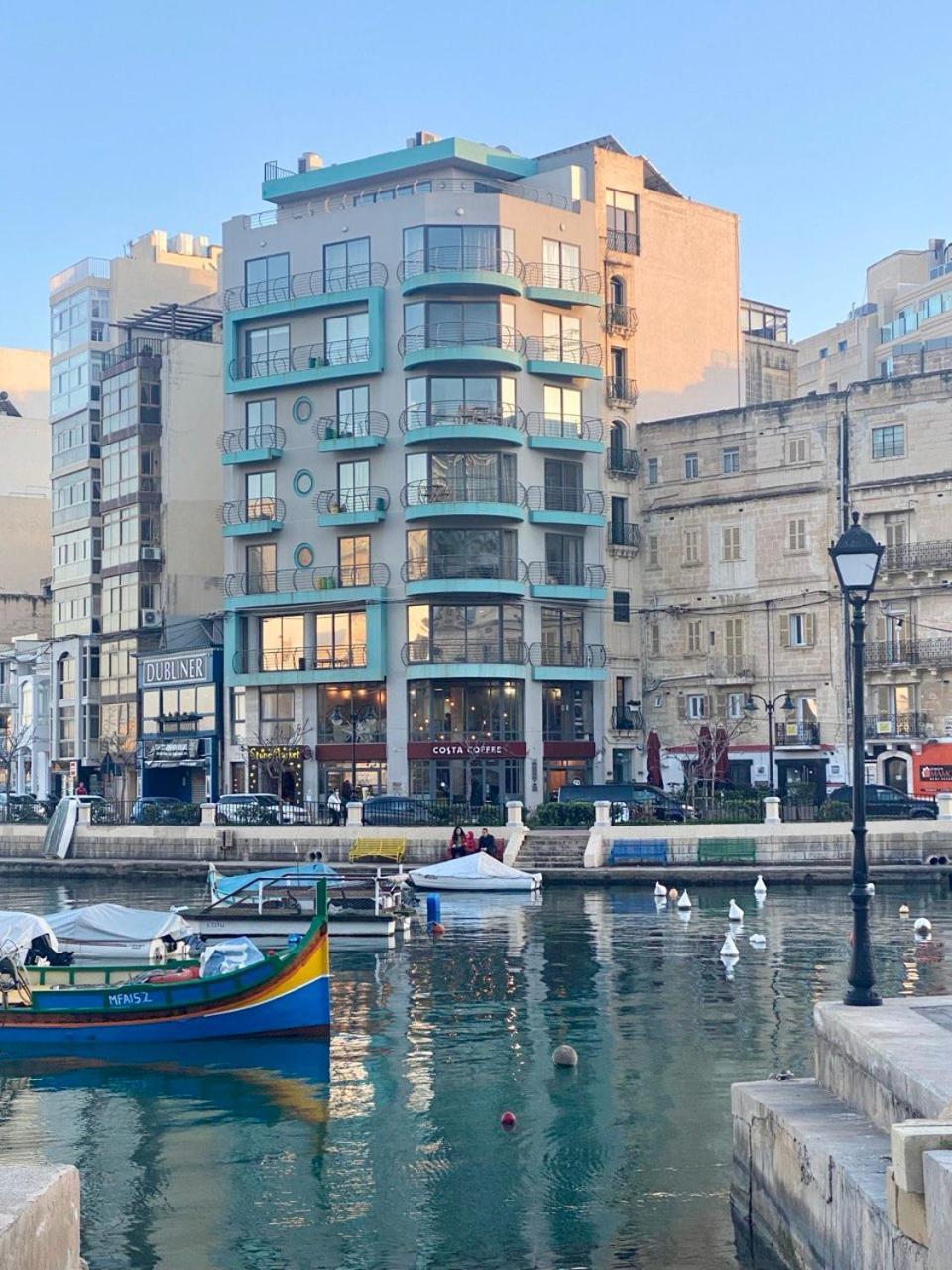Malta Crown Guesthouse Saint Julian's ภายนอก รูปภาพ
