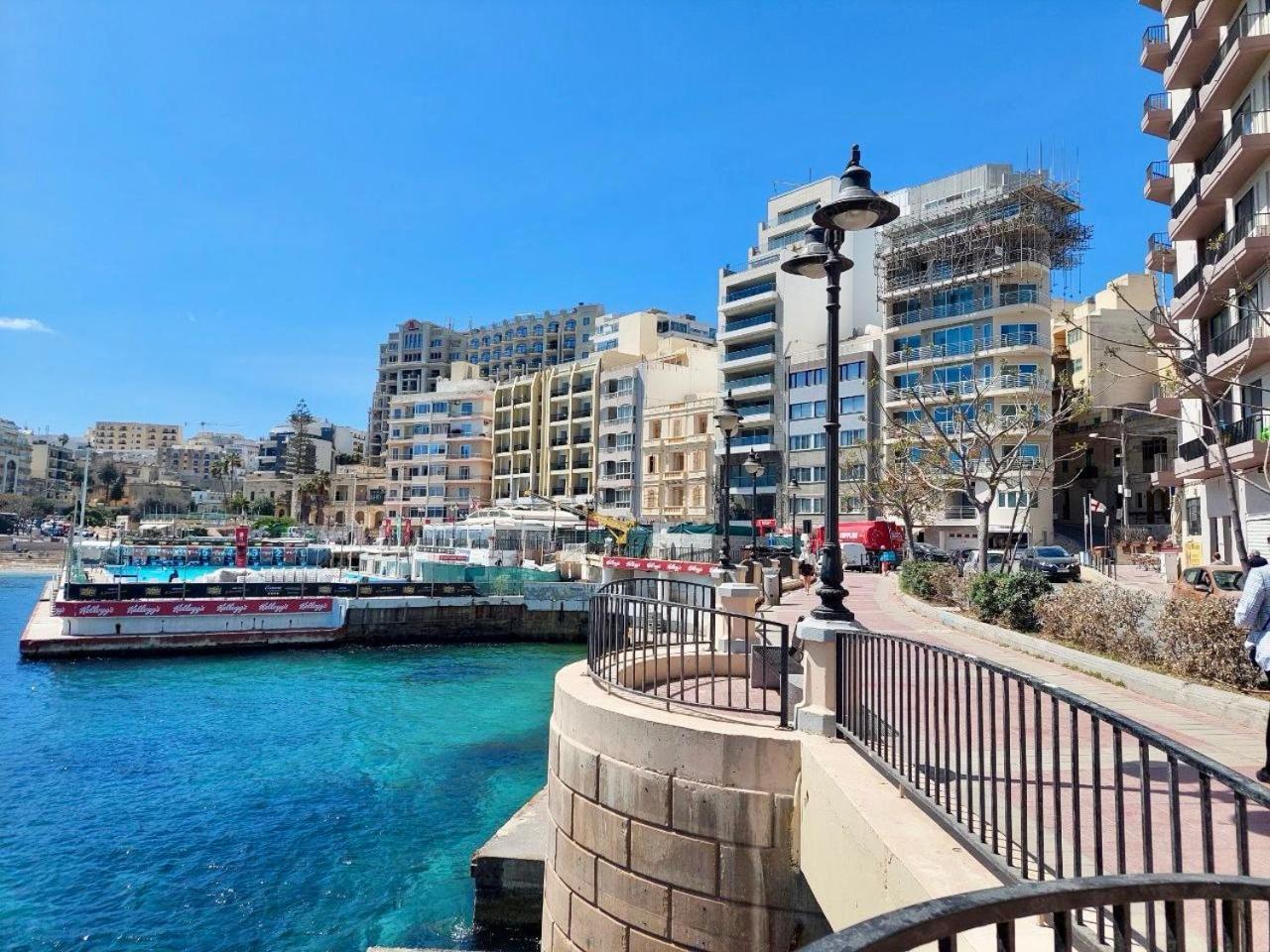 Malta Crown Guesthouse Saint Julian's ภายนอก รูปภาพ